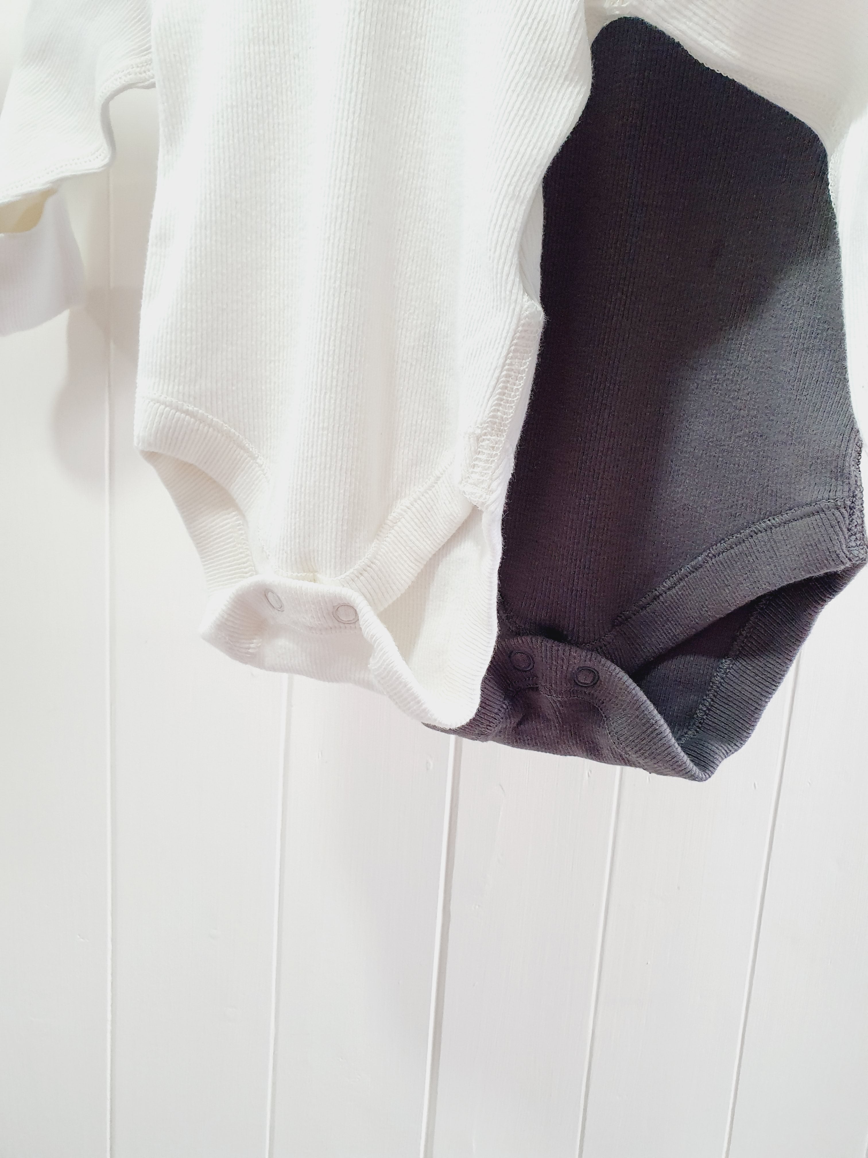 M&S long sleeve bodysuits 0-3 months