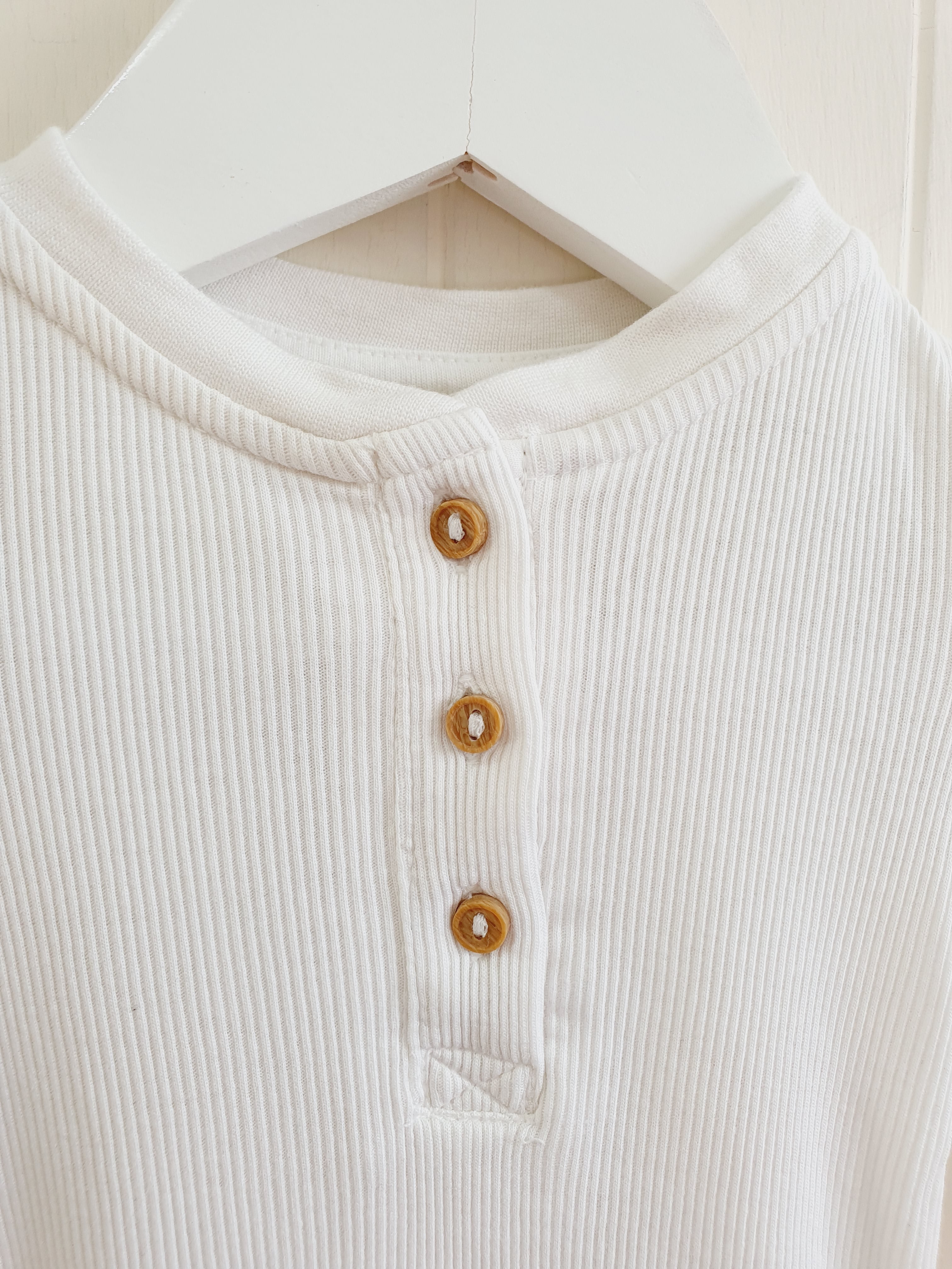 H&M boys long sleeve bodysuit 1-2 months