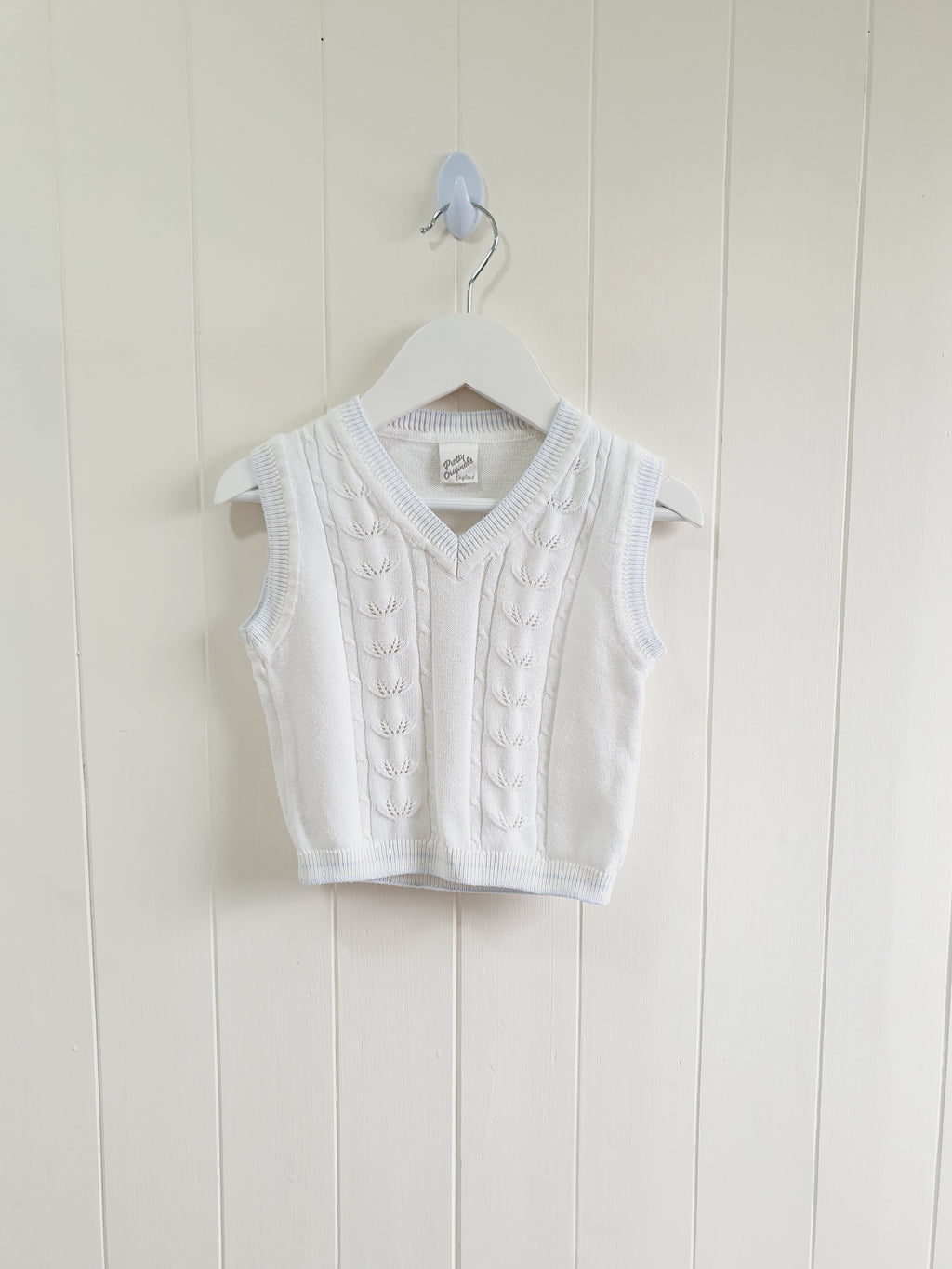 Pretty Originals England white cable knit V neck vest 18 months