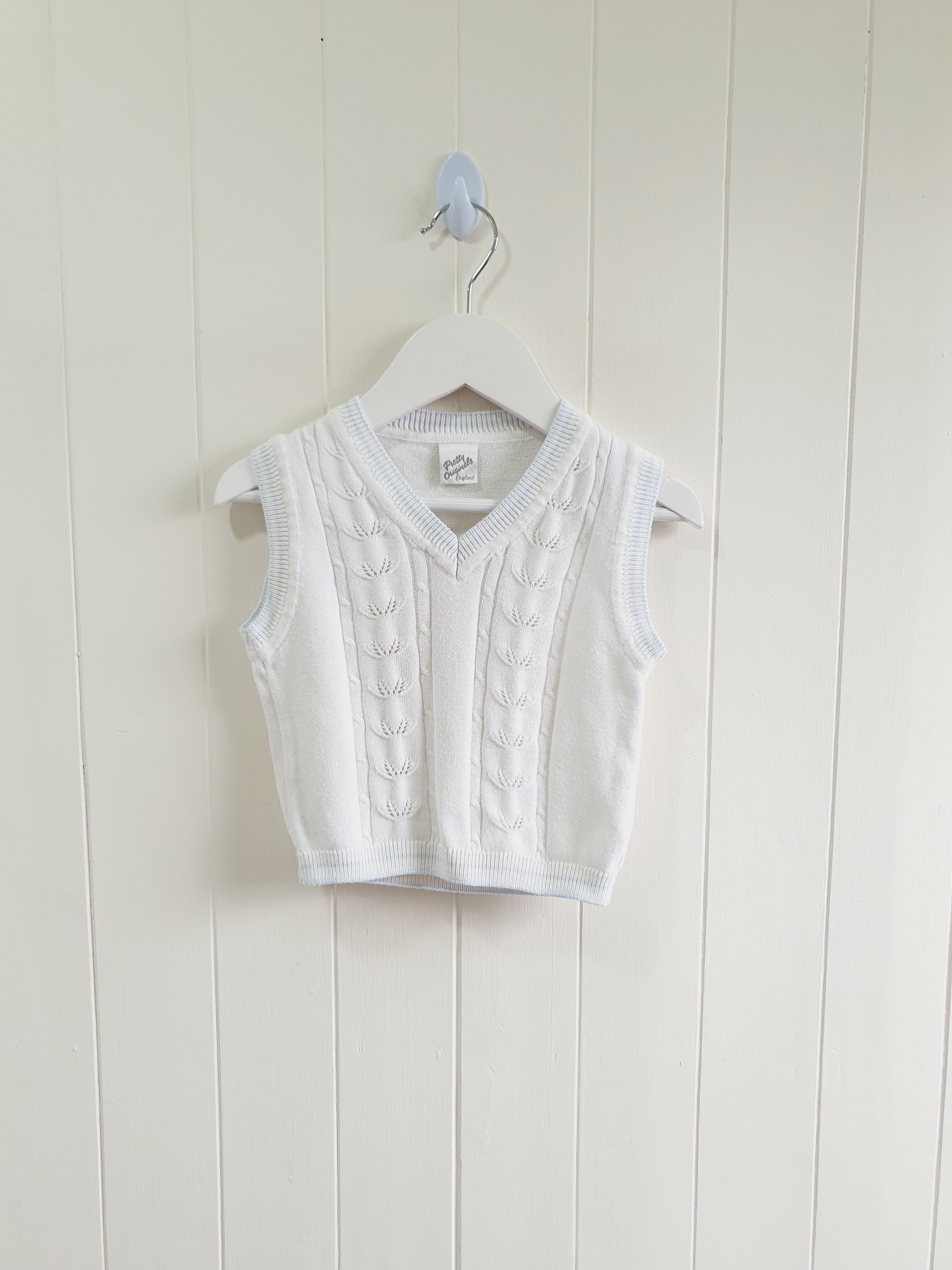 Pretty Originals England white cable knit V neck vest 18 months