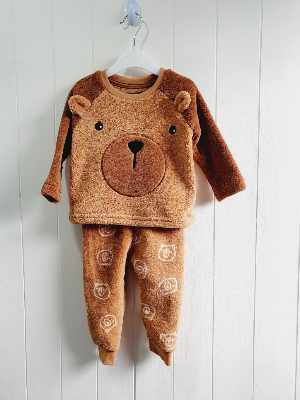 Primark - fleece 2 piece pyjamas 6-9 months