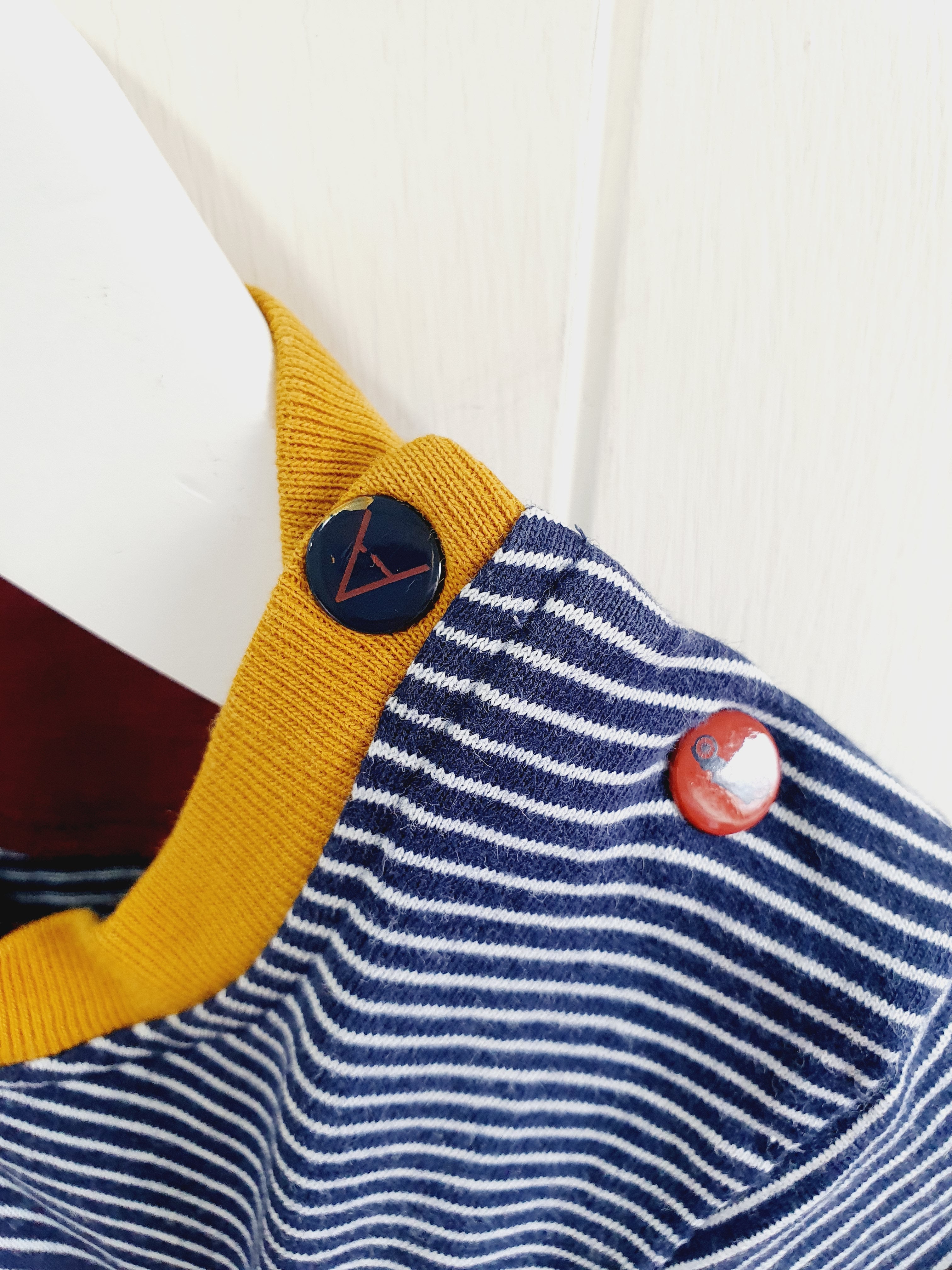 M&S - moustache applique long sleeve top 6-9 months