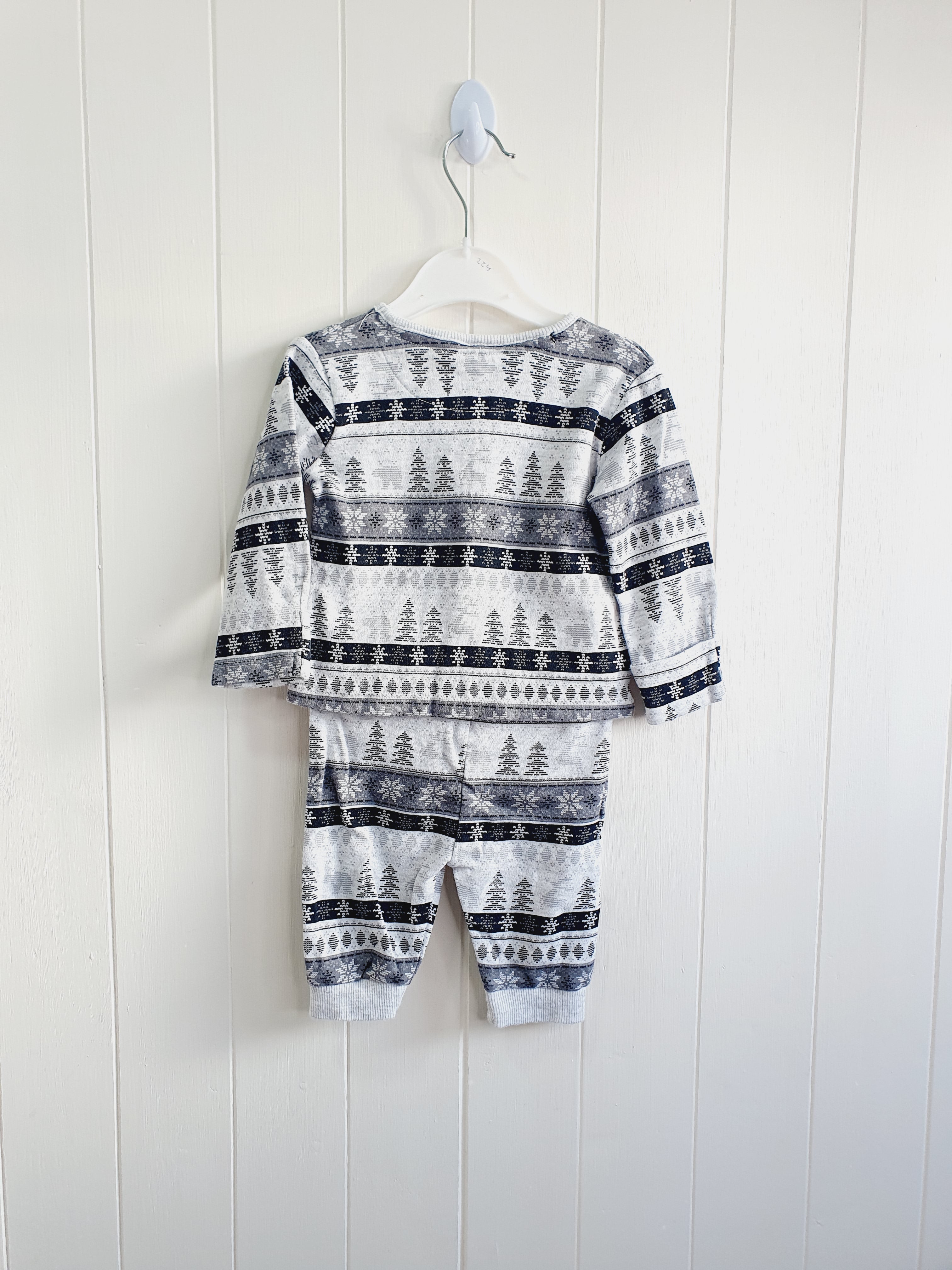 George Fairisle long sleeve matching baby Christmas 2 piece pyjamas 0-3 months