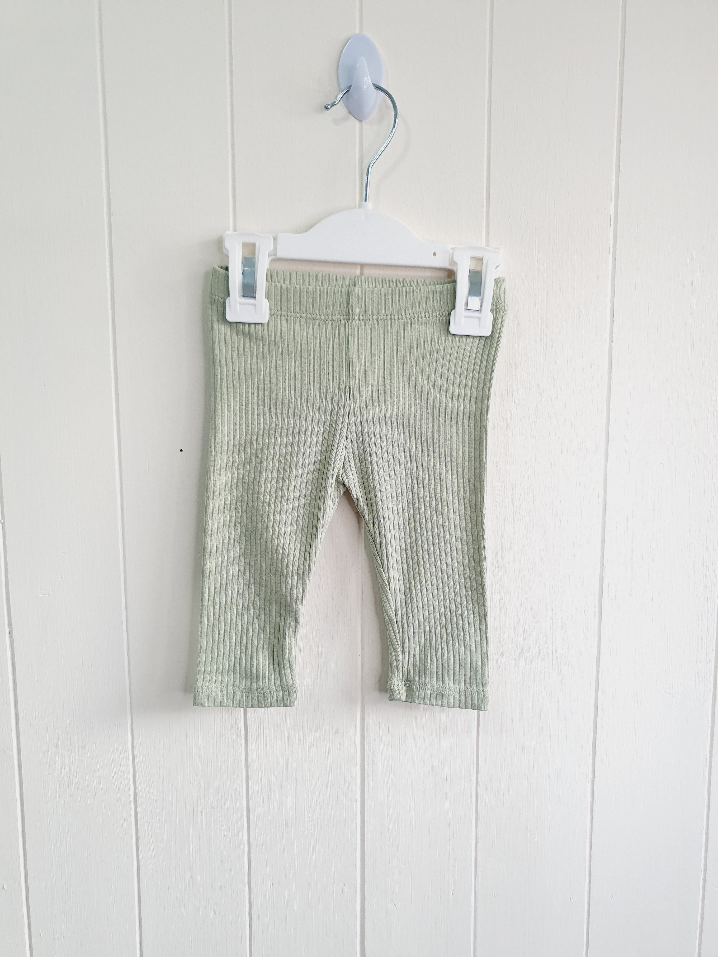 H&M green leggings 2-4 months