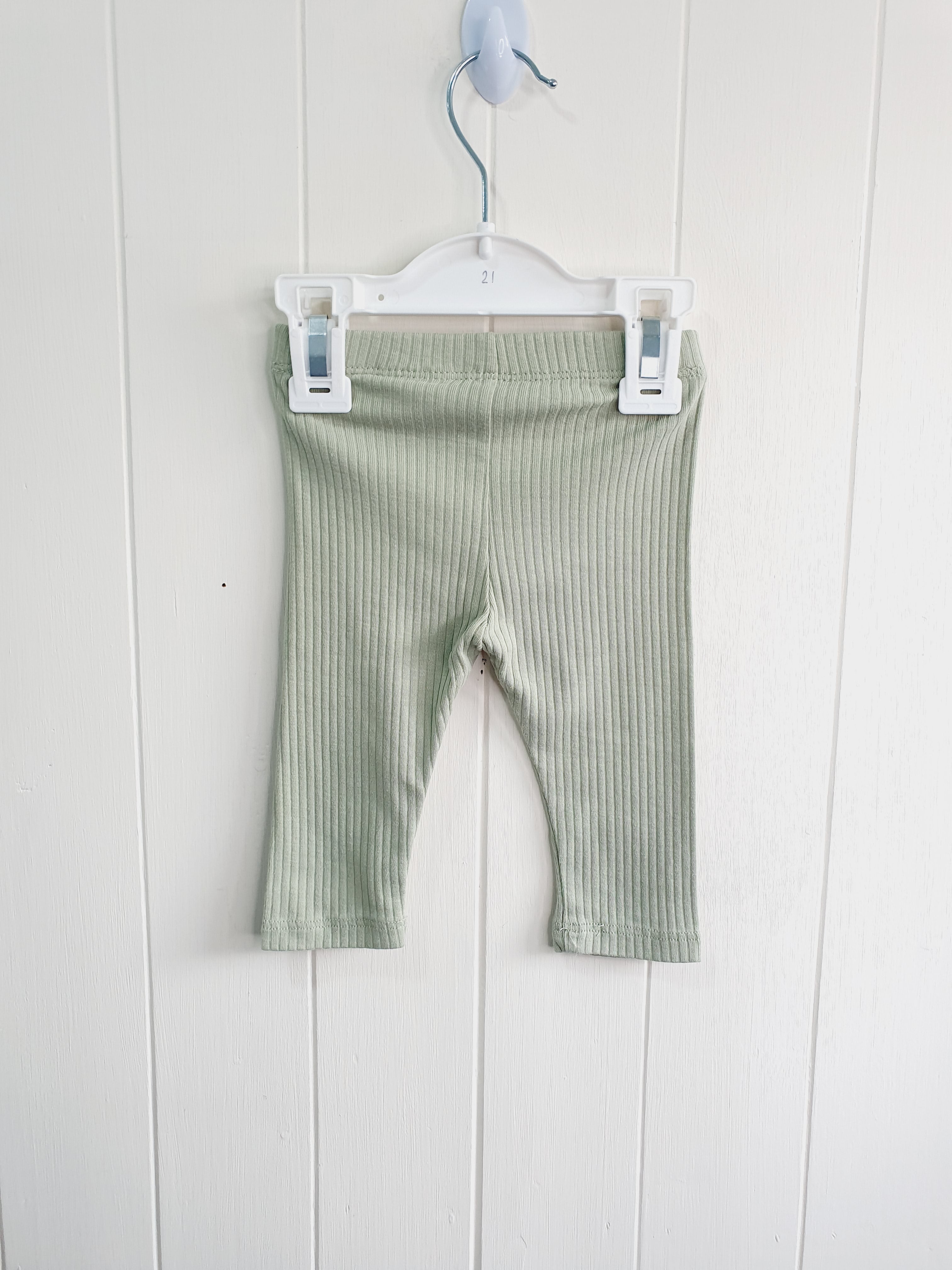 H&M green leggings 2-4 months