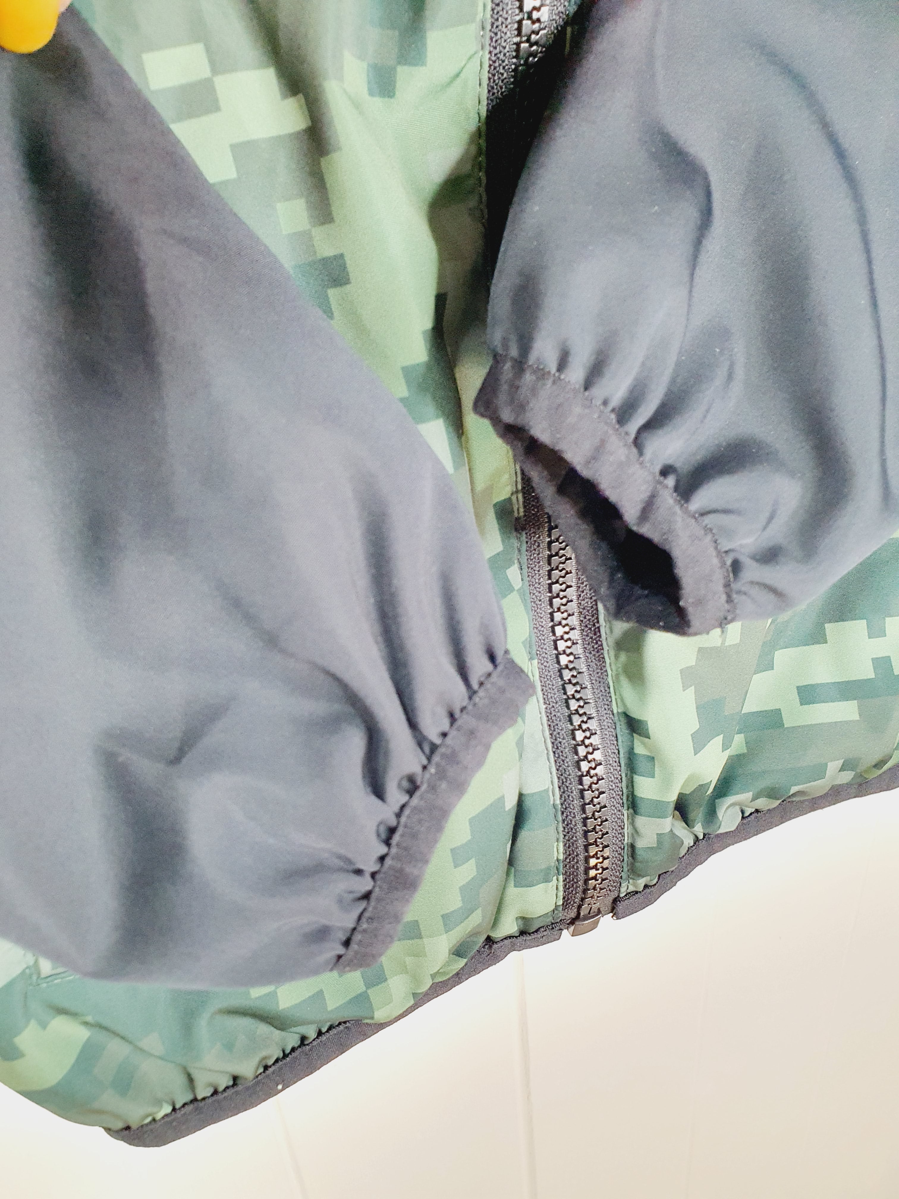 Nutmeg black and camouflage jacket 1-1.12 years