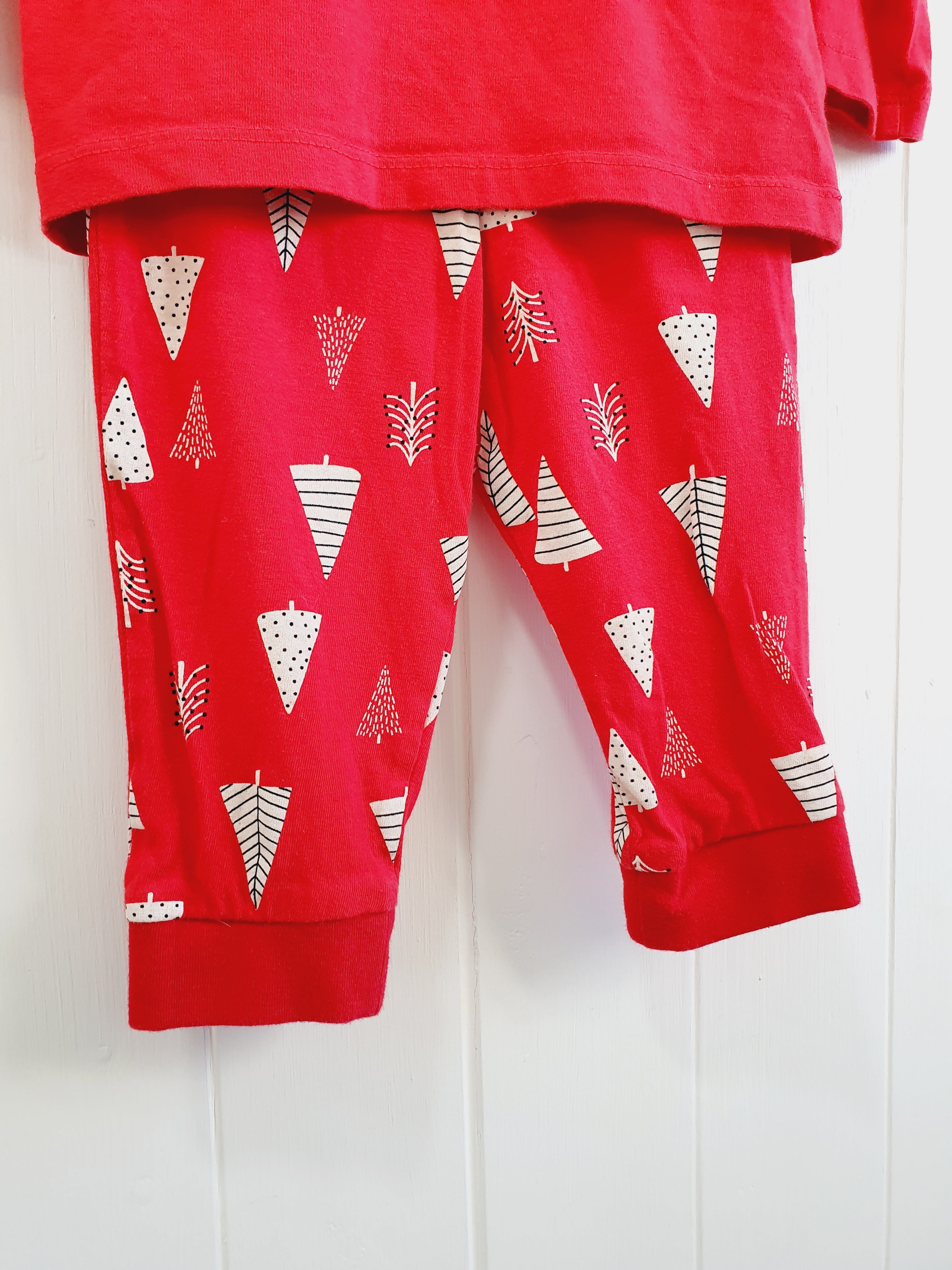 F&F Christmas 2 piece pyjamas 6-9 months