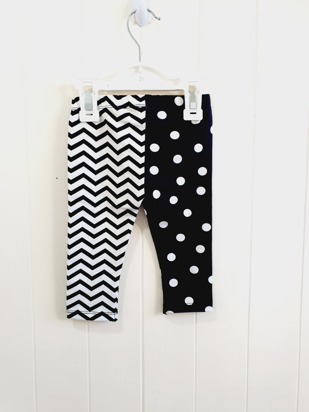 Matalan chevron and polka dot leggings 6-9 months