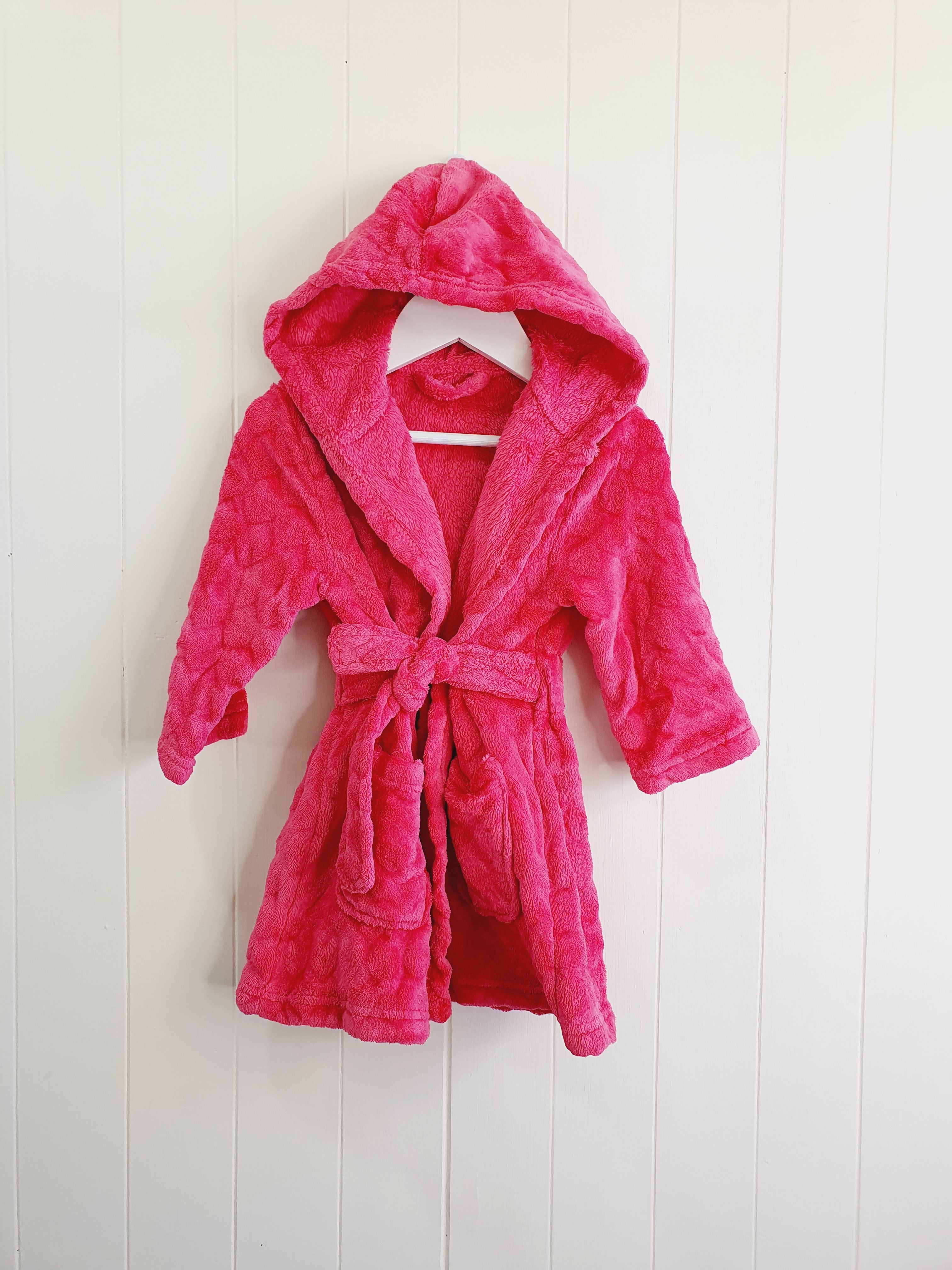 George pink dressing gown 1-1.1/2 years