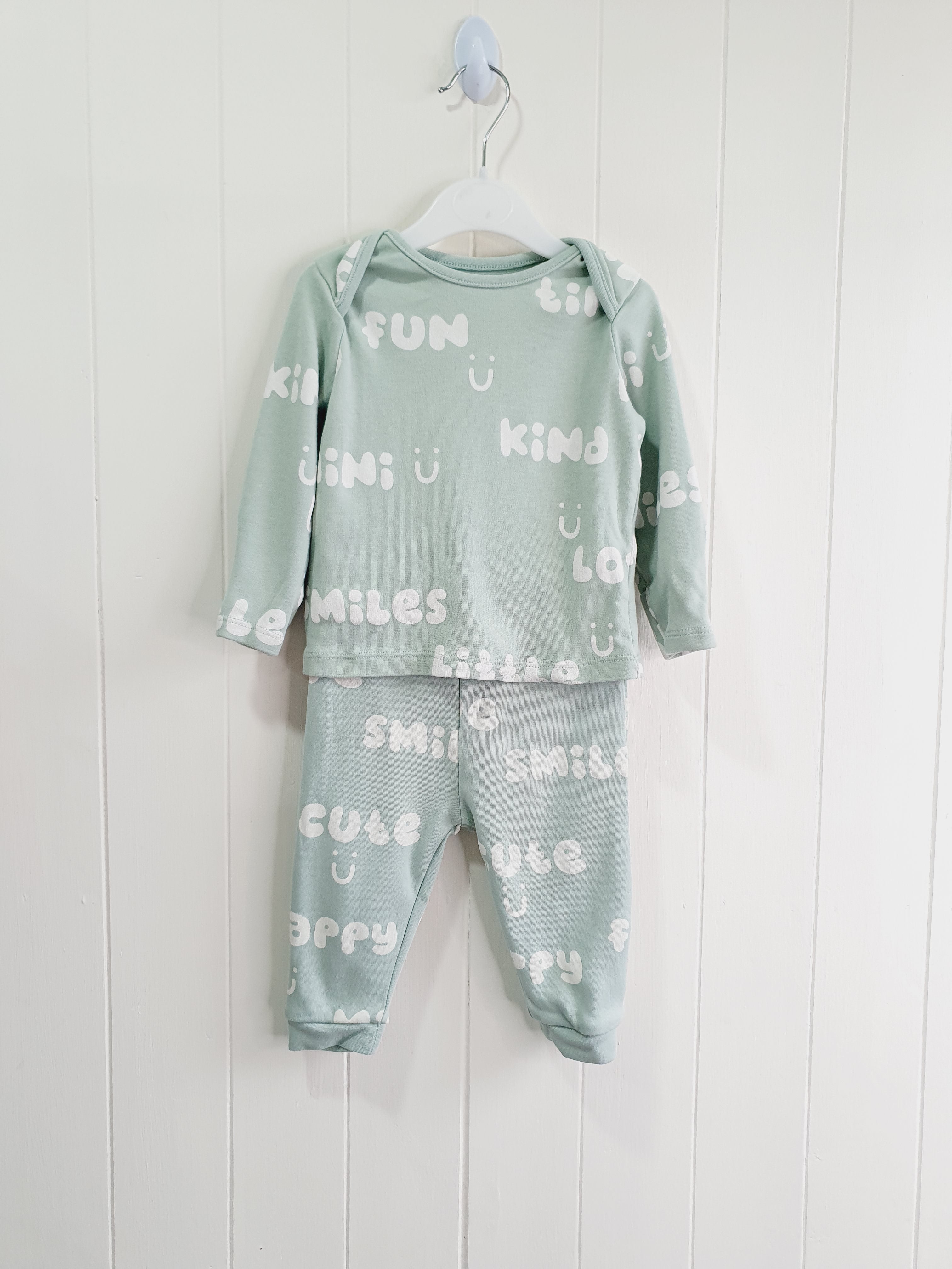 George two piece pyjamas 6-9 months