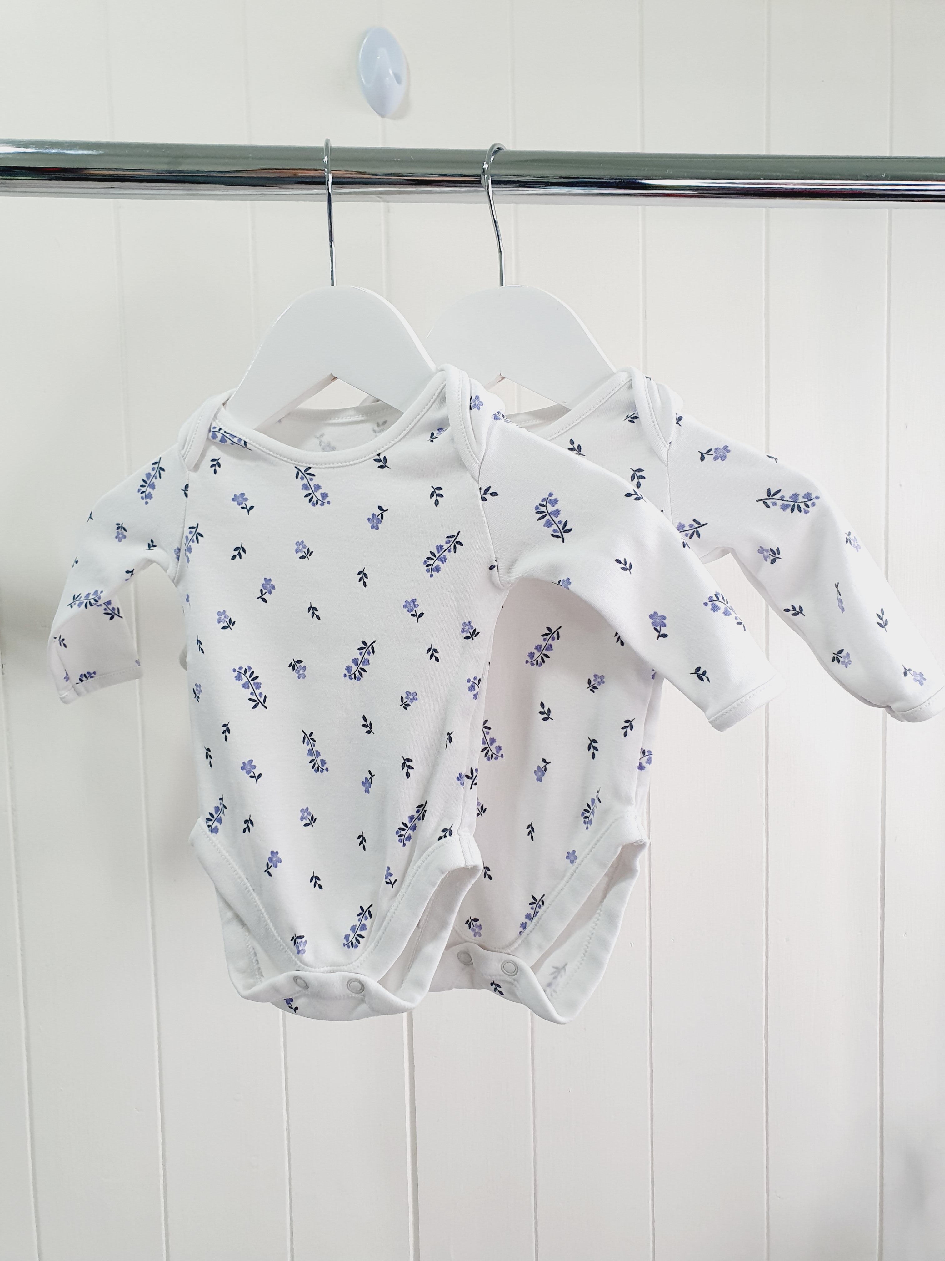 George white bodysuits with blue flowers 0-3 months