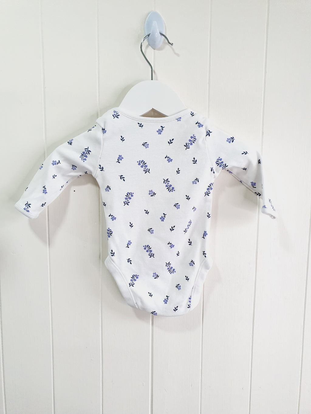 George white bodysuits with blue flowers 0-3 months