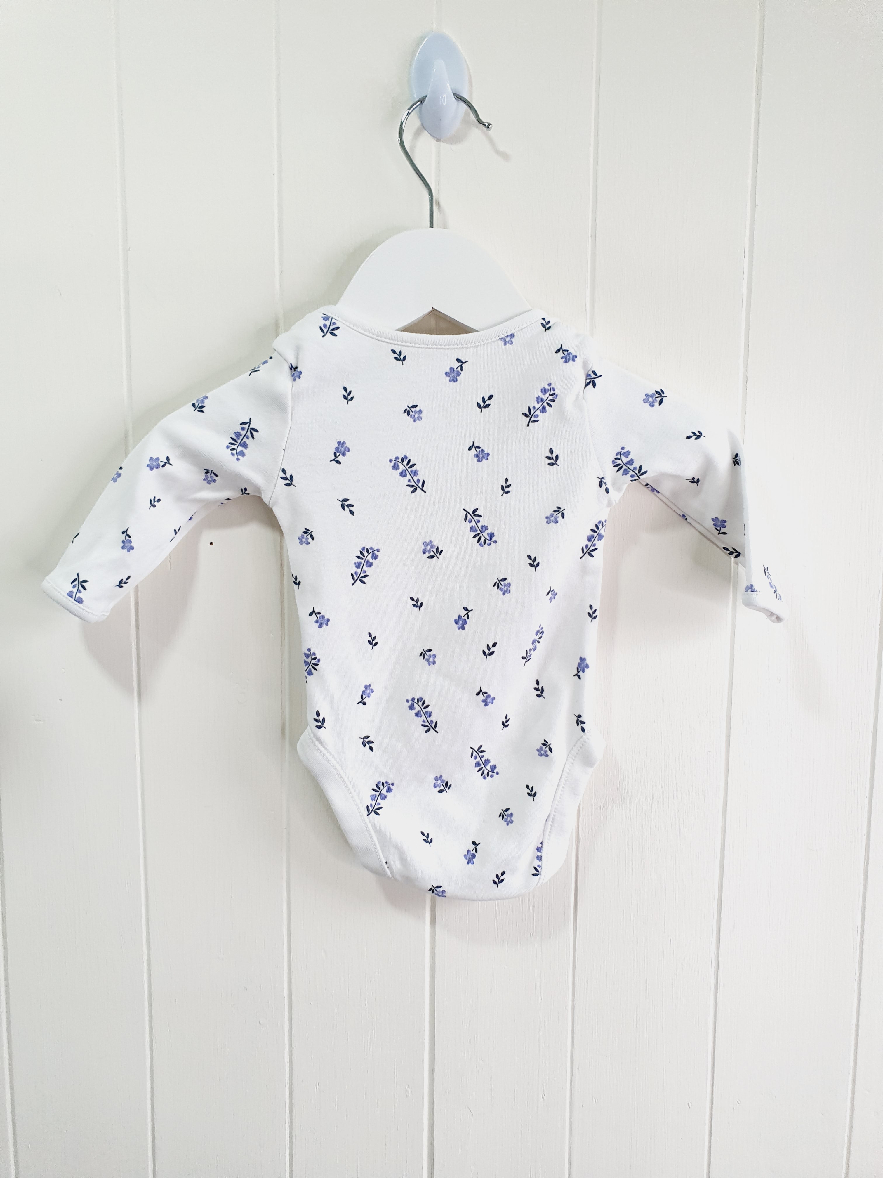 George white bodysuits with blue flowers 0-3 months
