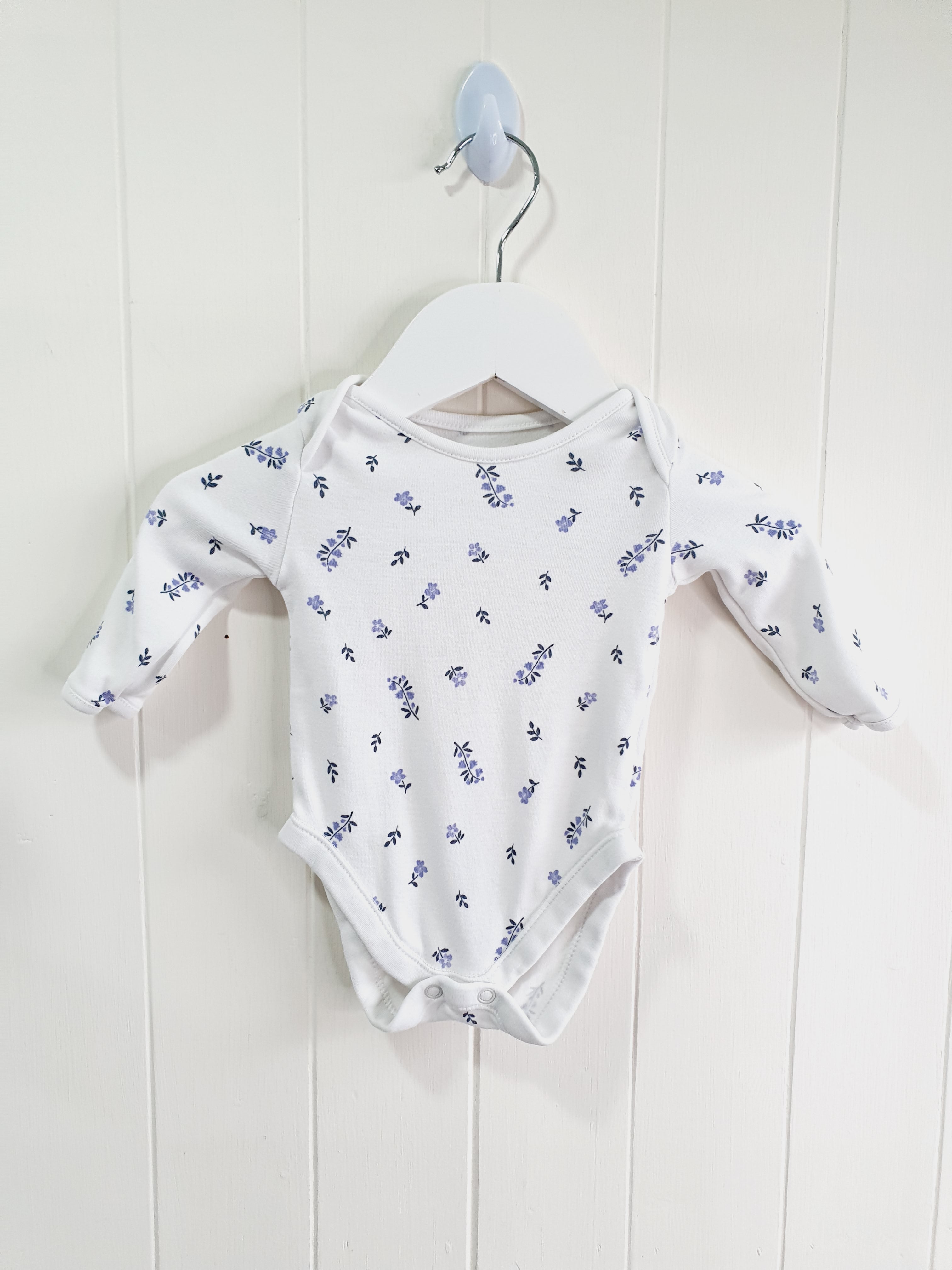 George white bodysuits with blue flowers 0-3 months
