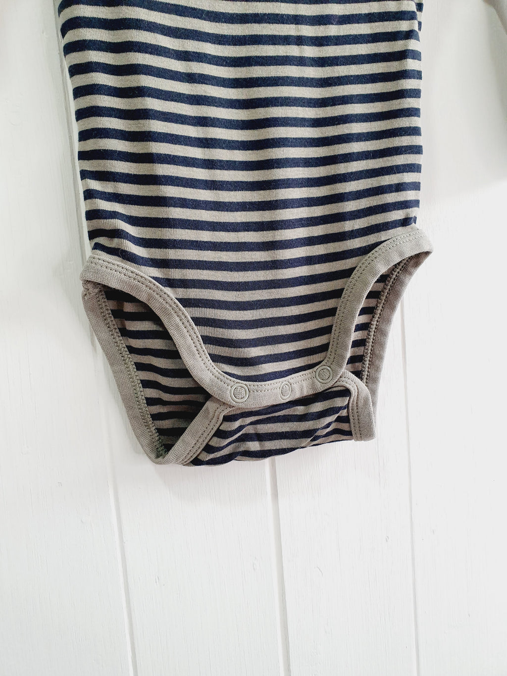 H&M stripy long sleeve bodysuit 4-6 months