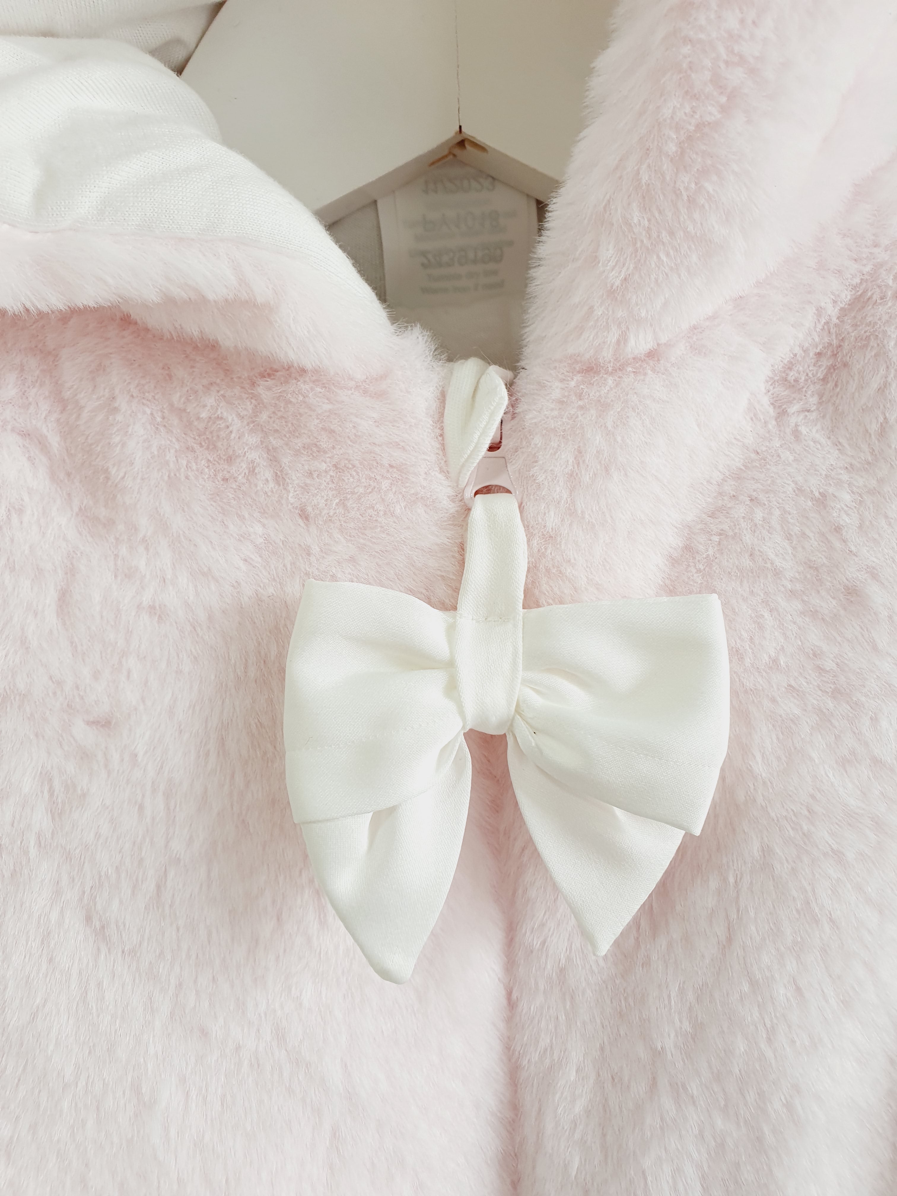 Unbranded hooded pink with bow details pramsuit 0-3 months
