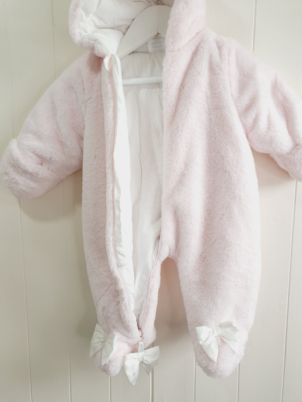 Unbranded hooded pink with bow details pramsuit 0-3 months