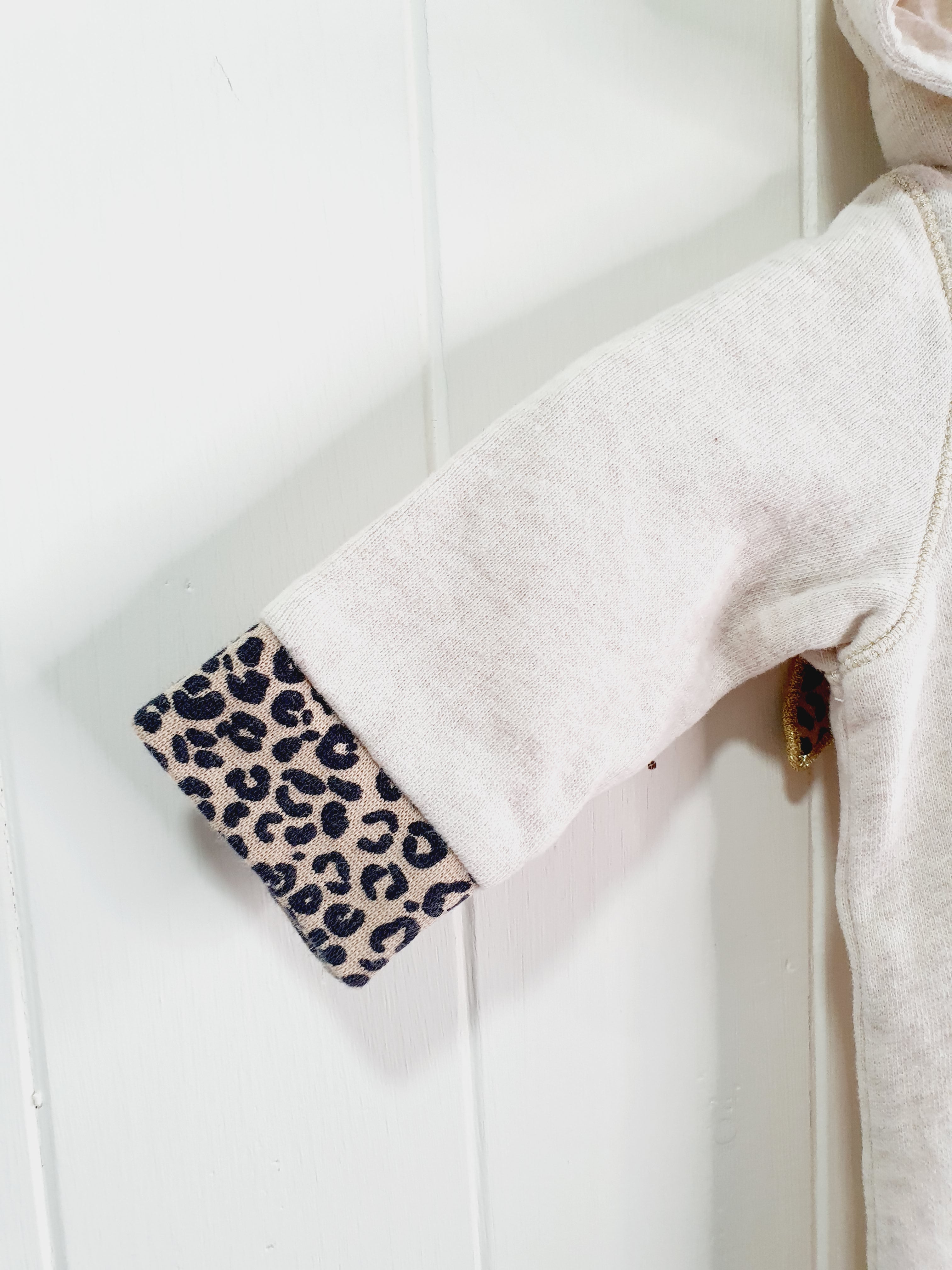 River Island zip up hooded romper with leopard print 0-1 month