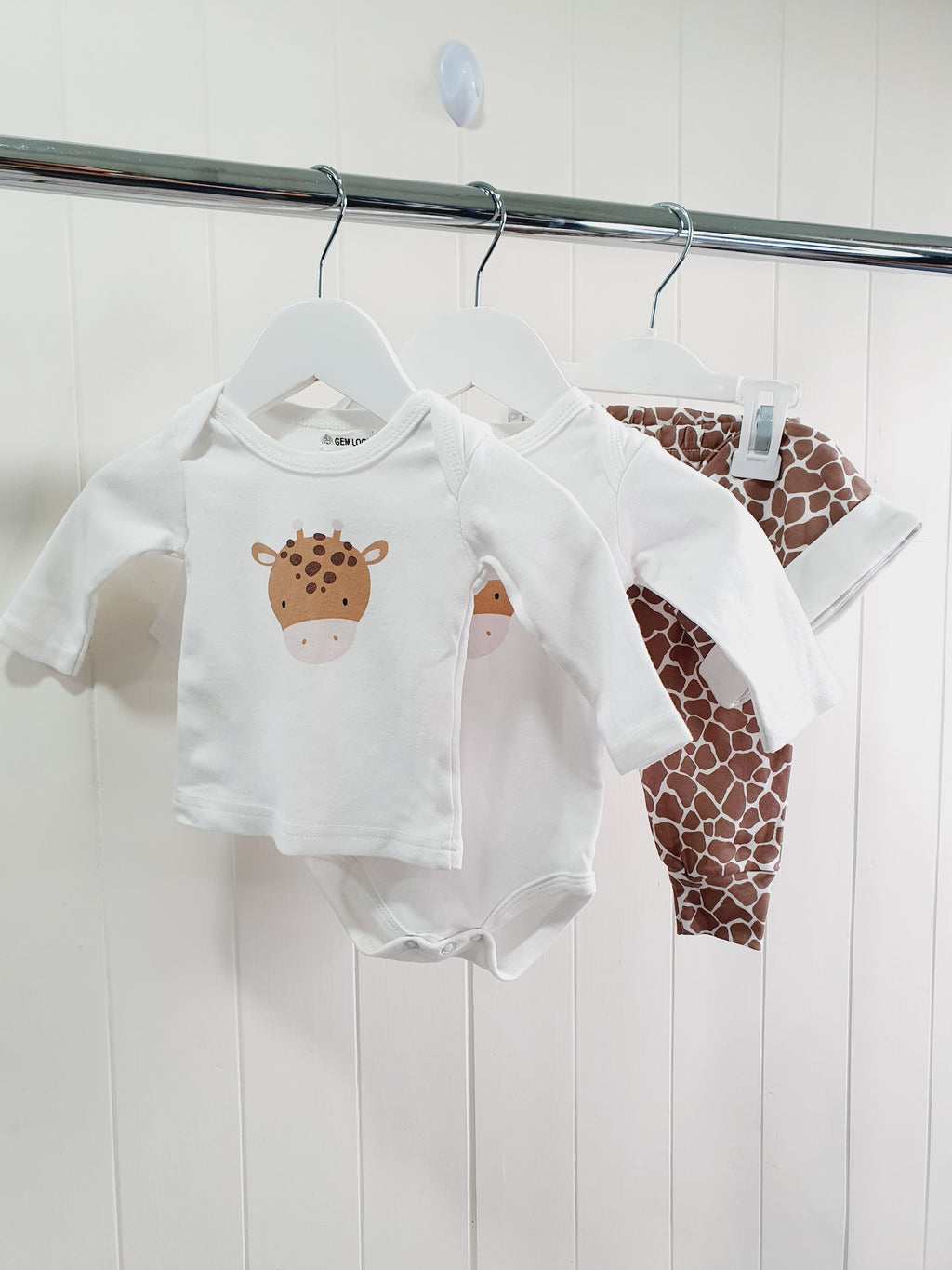 Gem Look Australia giraffe print bodusuit-leggings-long sleeve top-hat set 0-6 months