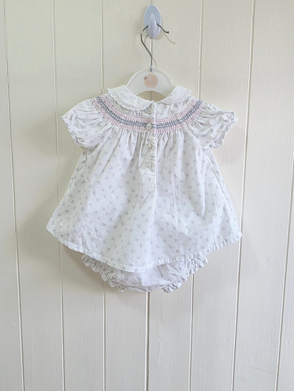 Nutmeg - up to 1 month white smocked floral bloomer set