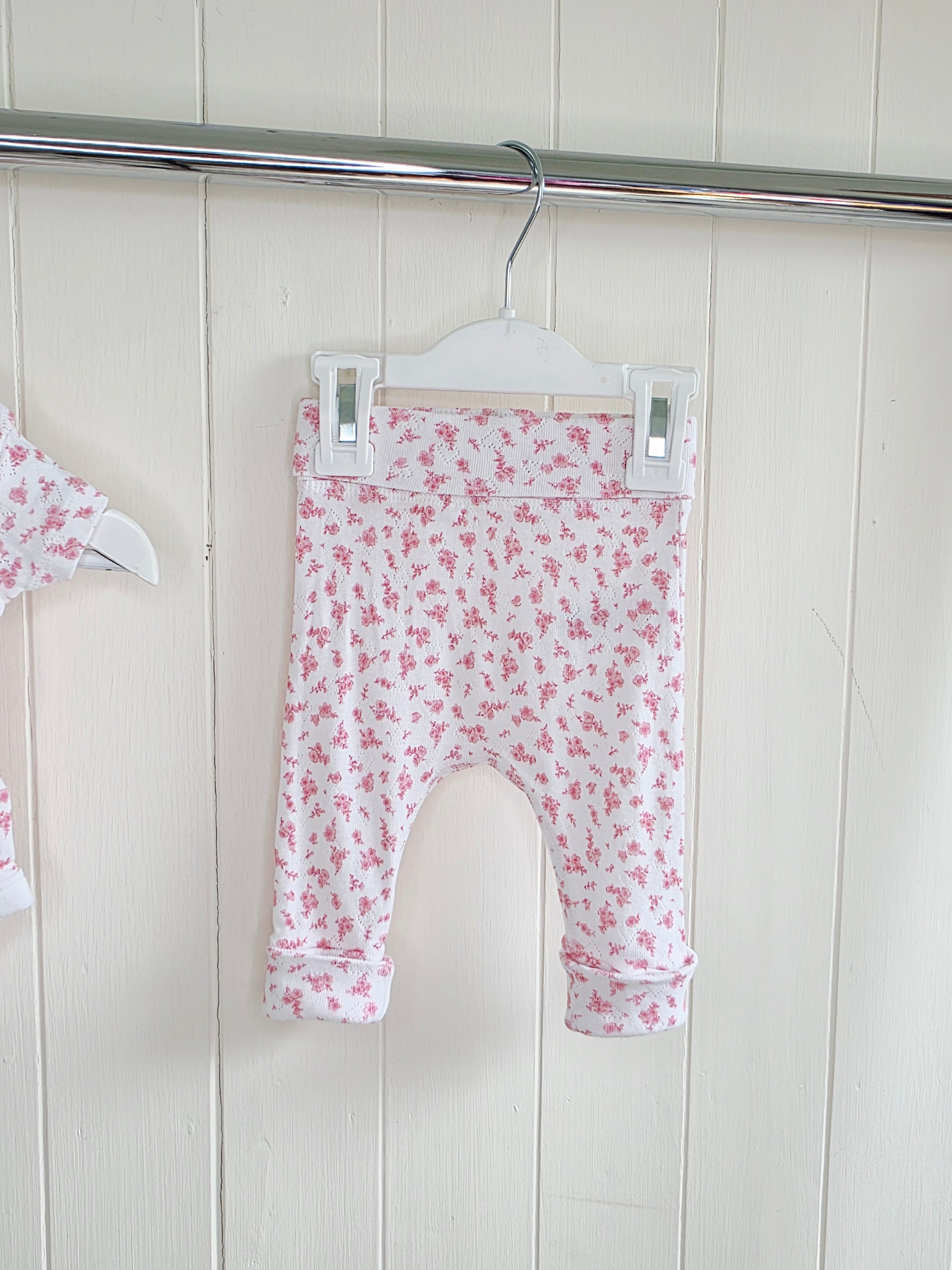 Little Nutmeg - 0-3 months white floral short sleeve bodysuit and leggings set