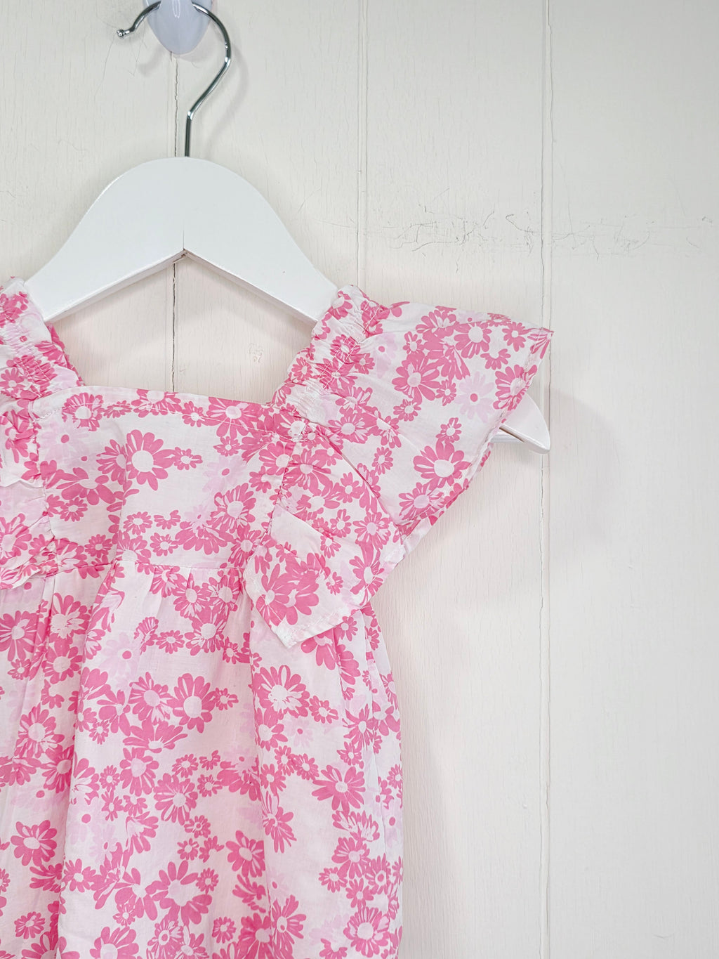 Leigh Tucker - 3-6 months white and pink floral cotton top featuring ruffle sleeves