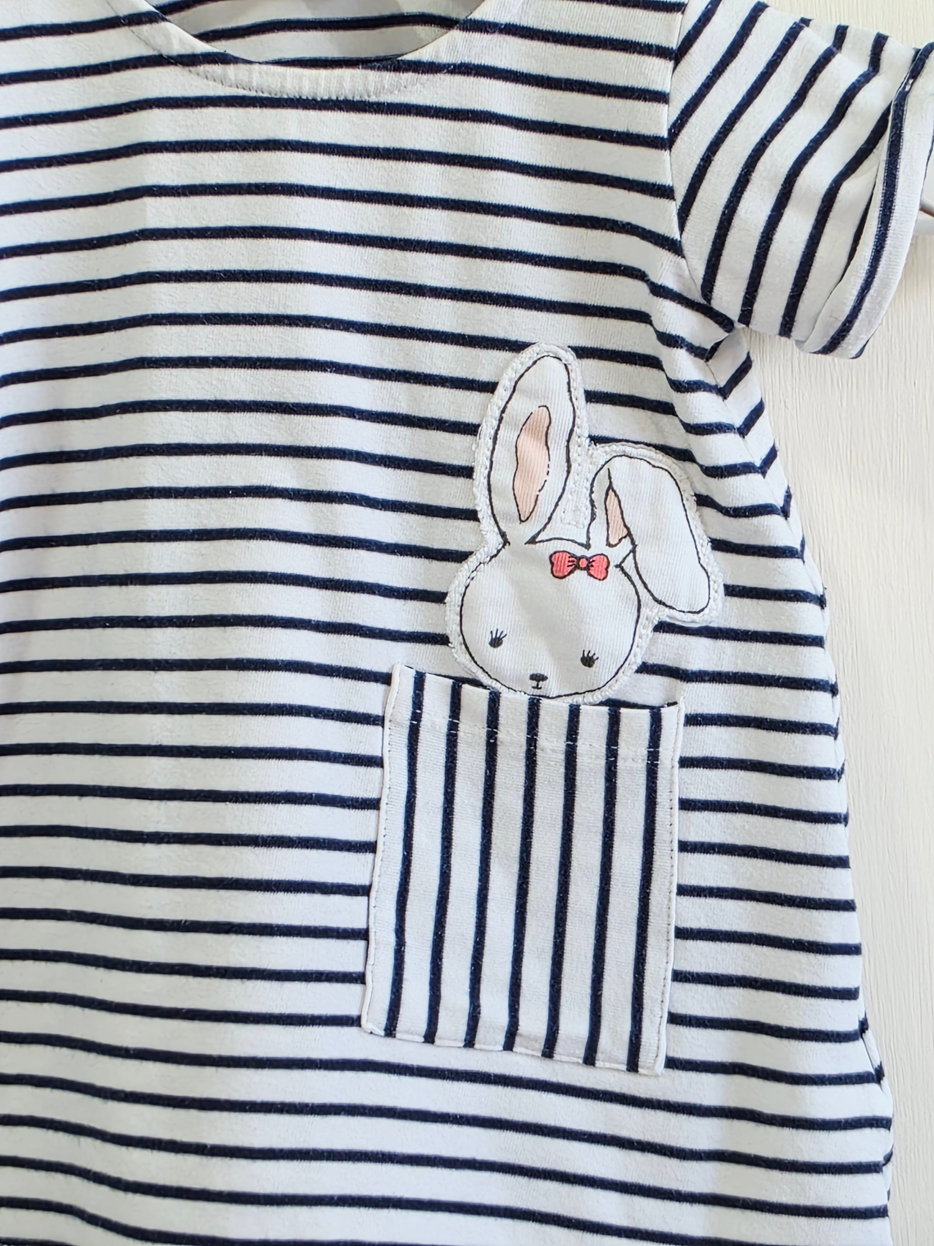H&M - 4-6 months girl striped jersey dress features a cute bunny applique on the pocket