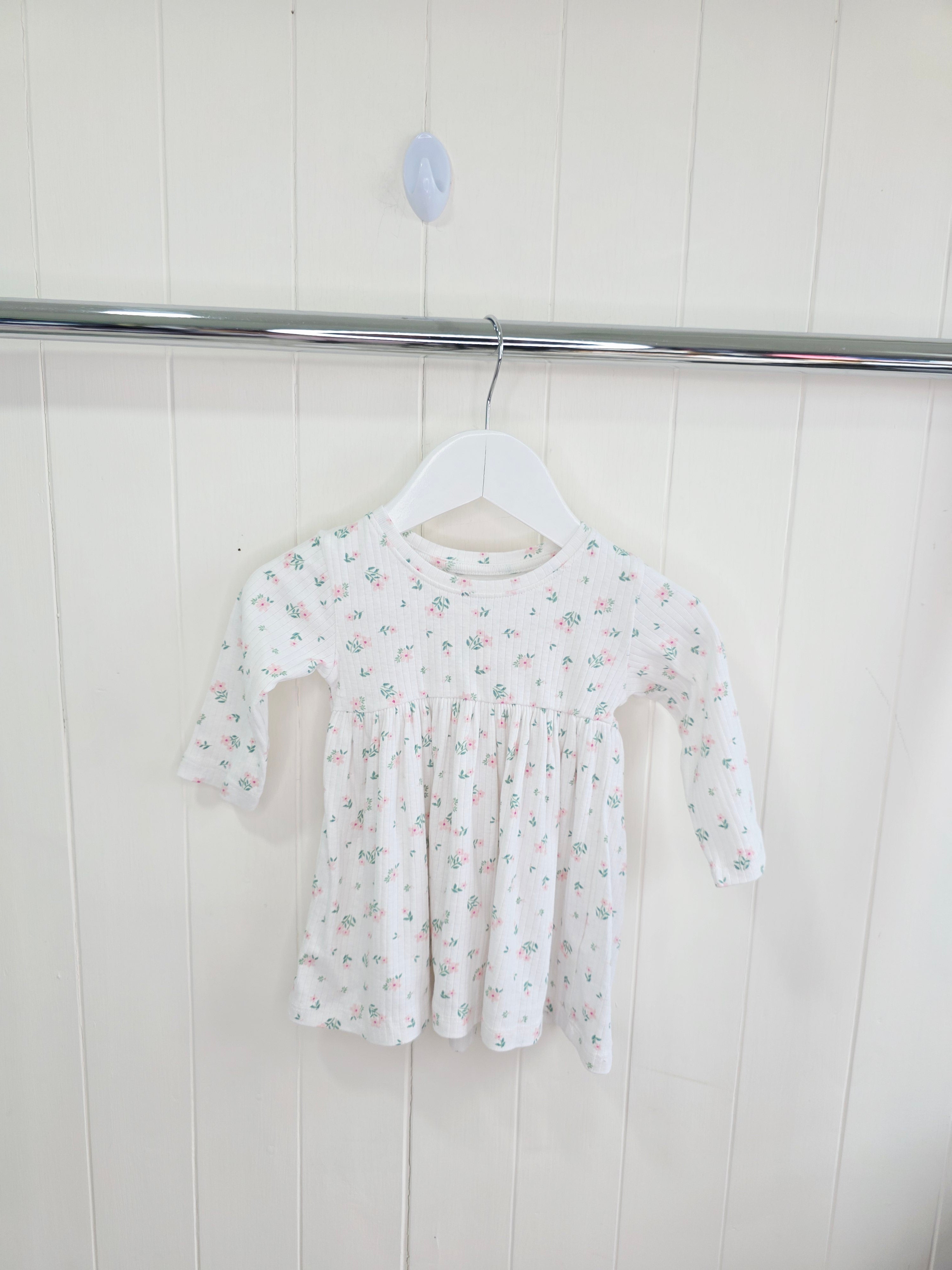 Primark - 3-6 months girls pink and white floral dresses set