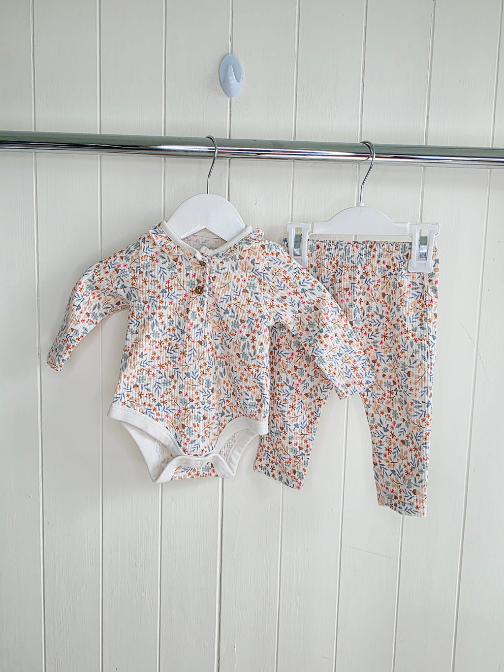 Nutmeg - 3-6 months girls floral and turquoise leggings and bodysuit sets